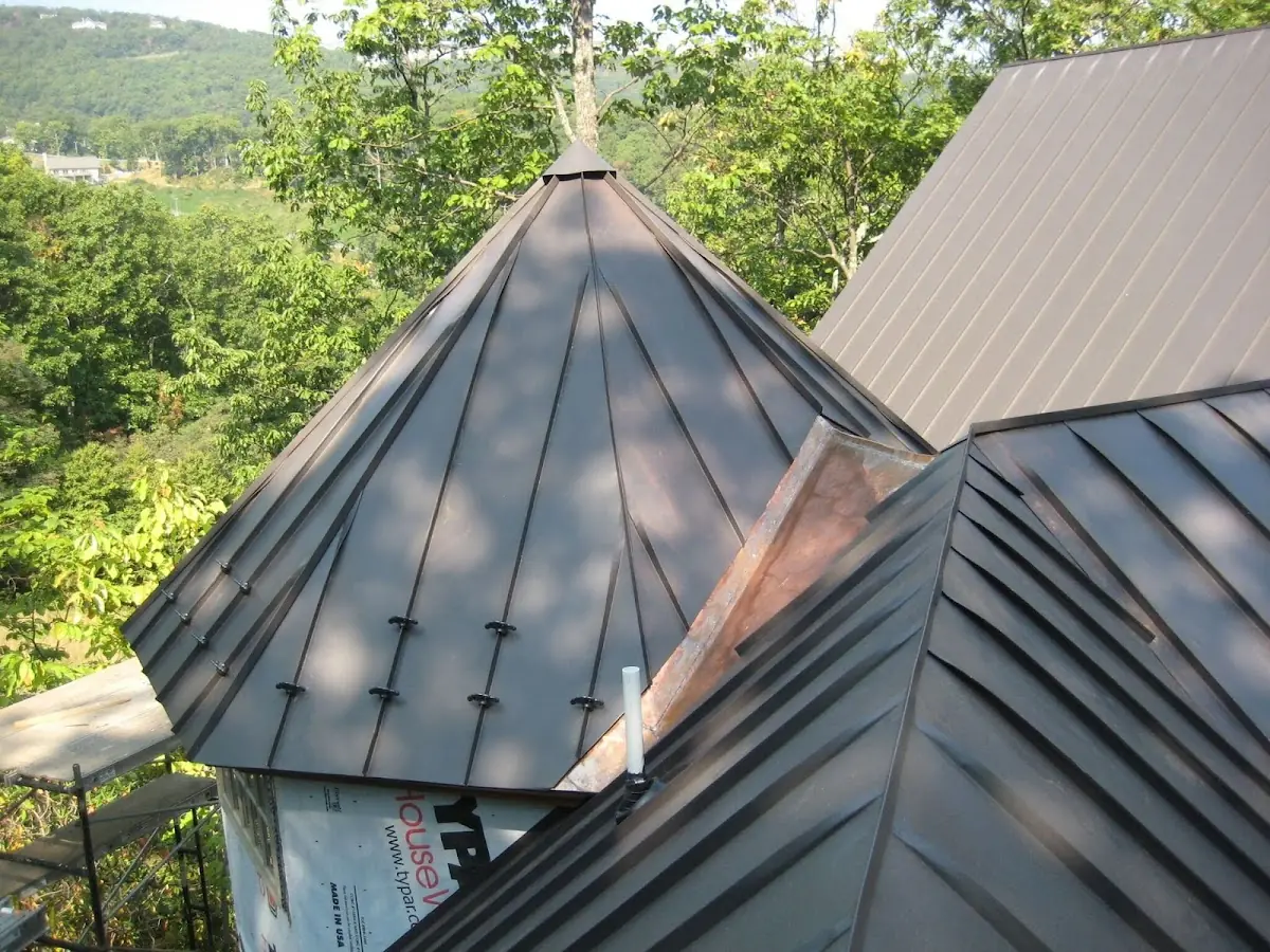 Professional Roof Tarp Installation by Craftsman Roofing in Hollywood Heights